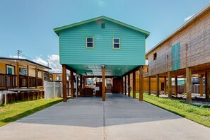 Exterior - Updated Downtown Home w/ Private Pool & Covered Deck – Walk to Beach (Port Aransas)