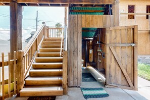 Property grounds - Updated Downtown Home w/ Private Pool & Covered Deck – Walk to Beach (Port Aransas)