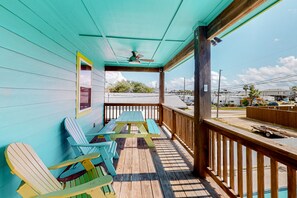 Outdoor dining - Updated Downtown Home w/ Private Pool & Covered Deck – Walk to Beach (Port Aransas)