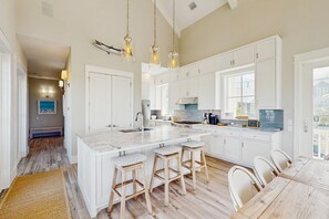 Fridge, microwave, oven, dishwasher - Stylish Palmilla house with Gulf views, 4 decks, & resort amenities (Port Aransas)