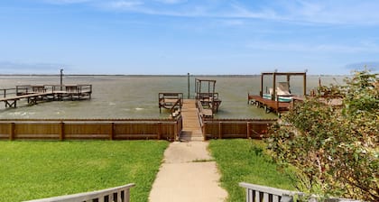 Totally Remodeled Airy Salt Lake Waterfront w/ Dock & 2-Story Deck