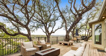 Natural cliffside oasis with impressive views, gas fireplace