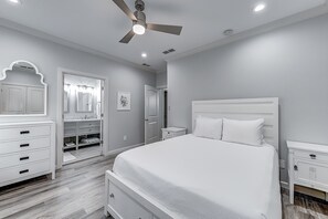 8 bedrooms, iron/ironing board, Internet, bed sheets
