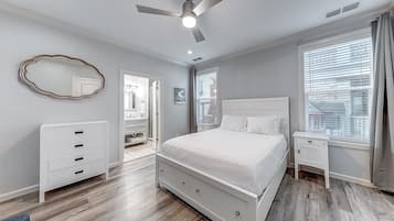 8 dormitorios, tabla de planchar con plancha, Internet y ropa de cama