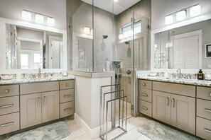 Hair dryer, towels - Beachy house with private dock, pool access, central AC & outdoor shower (Rockport)