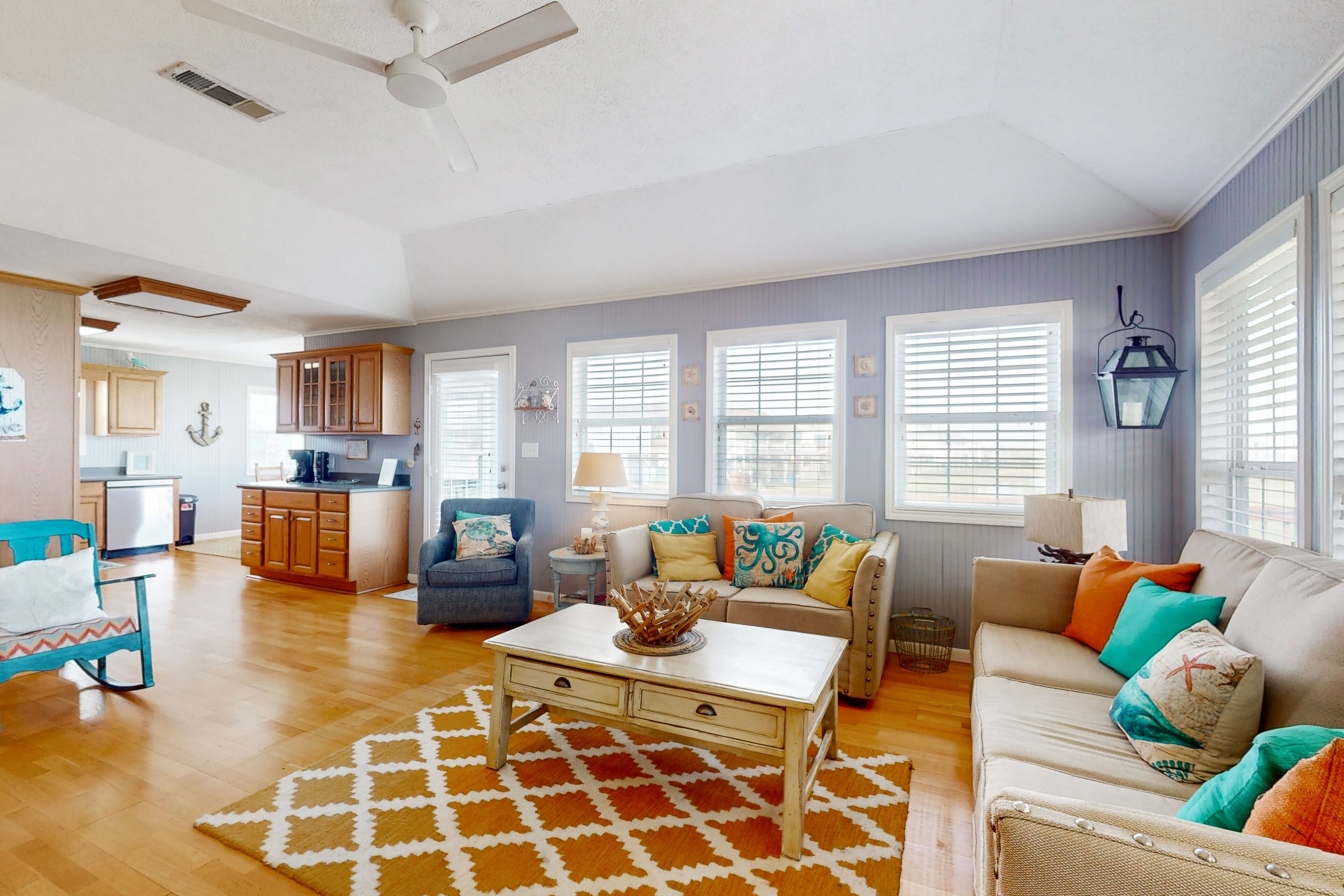 Inviting Crystal Beach retreat with AC, patio, & W/D - walk to beach/ shops