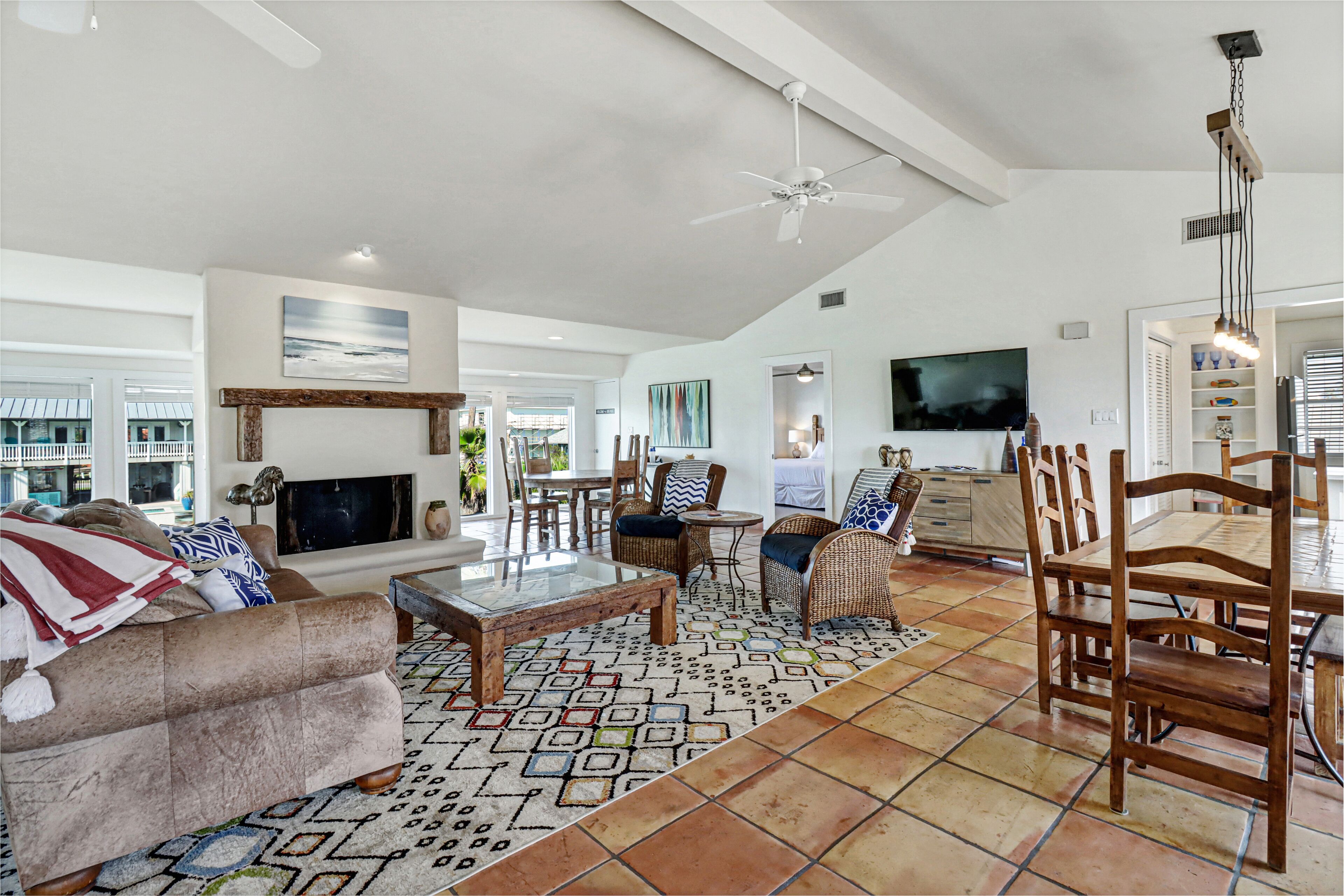 “Hacienda Juan Bimini” waterfront home w/ pool, outdoor dining, boat dock