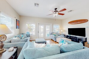 Televisión, reproductor de DVD y libros 