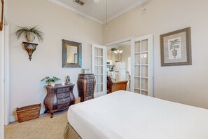 2 bedrooms, iron/ironing board, internet, bed sheets