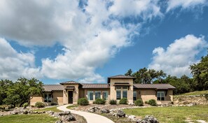 Exterior - The All-Suite Century Oak House - Steps to Remi's Ridge & Hayes Hollow (Spring Branch)