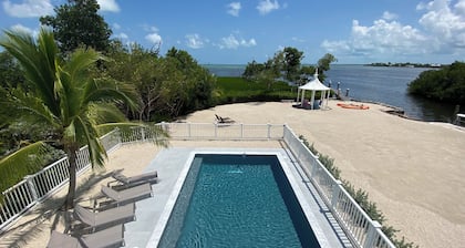Latitudes - Ocean front with salt water pool.