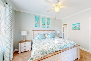 2 bedrooms, iron/ironing board, free internet, bed sheets