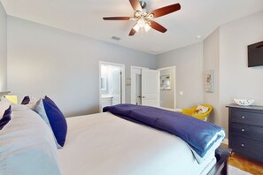 3 bedrooms, iron/ironing board, WiFi, bed sheets