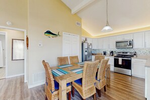 Dining - Welcome to The Lazy Bay | Canal Front Home with Boat Dock (Rockport)