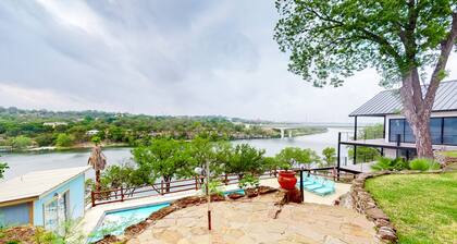 Mid-century modern lake house w/private waterfront pool & boat dock