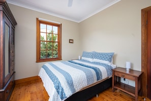 Premium Apartment | Soundproofing, iron/ironing board, free WiFi, bed sheets - Telegraph Station (Gulgong)