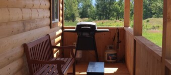 River Rest Luxury Cabin - The Big Hole. Beautiful River and Mountain Views!!