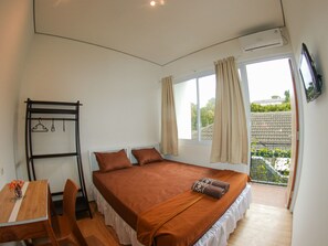 Room with Balcony (3rd Floor)