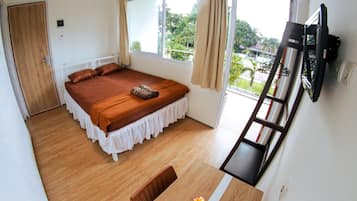 Phòng đôi Tiêu chuẩn (Room with Balcony (2nd Floor))