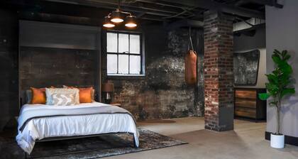 Unique Downtown Studio with an Industrial Vibe