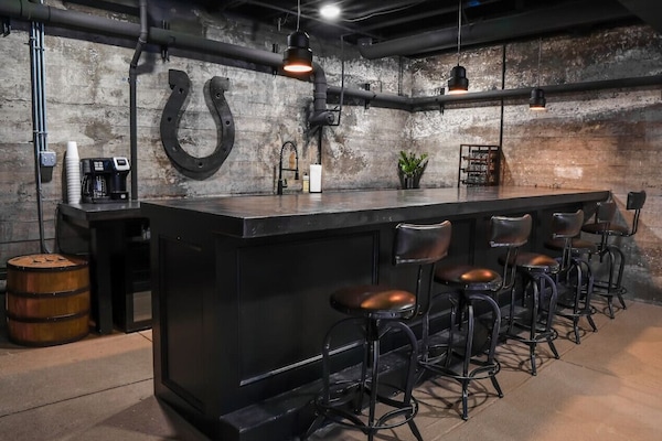 Bar (in der Unterkunft)