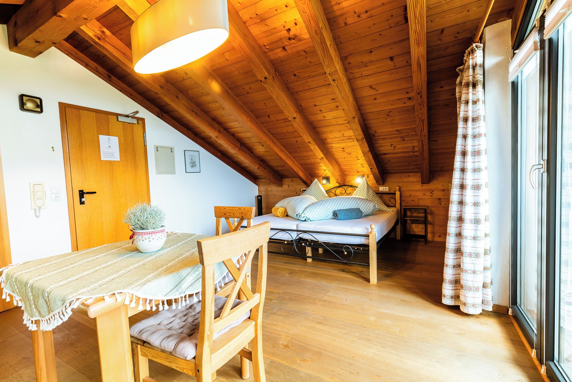 1 habitación y ropa de cama 