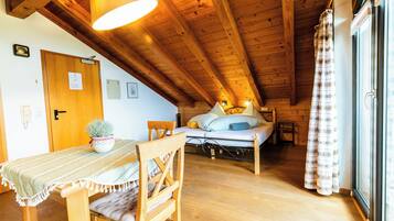 1 bedroom, bed sheets