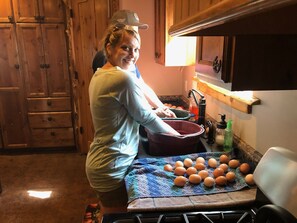 Spa - The Chick Inn<br>Bed Breakfast and Dinner!!! (Eagle Mountain)