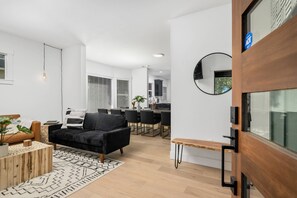 Interior - Pristine Renovation w/ Epic Location, Pet Friendly, Fully Fenced, Hot Tub, Walk to Bars, Shopping (Portland)