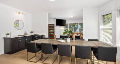 Pristine Renovation w/ Epic Location, Pet Friendly, Fully Fenced, Hot Tub, Walk to Bars, Shopping