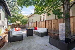 Terrace/patio - Pristine Renovation w/ Epic Location, Pet Friendly, Fully Fenced, Hot Tub, Walk to Bars, Shopping (Portland)