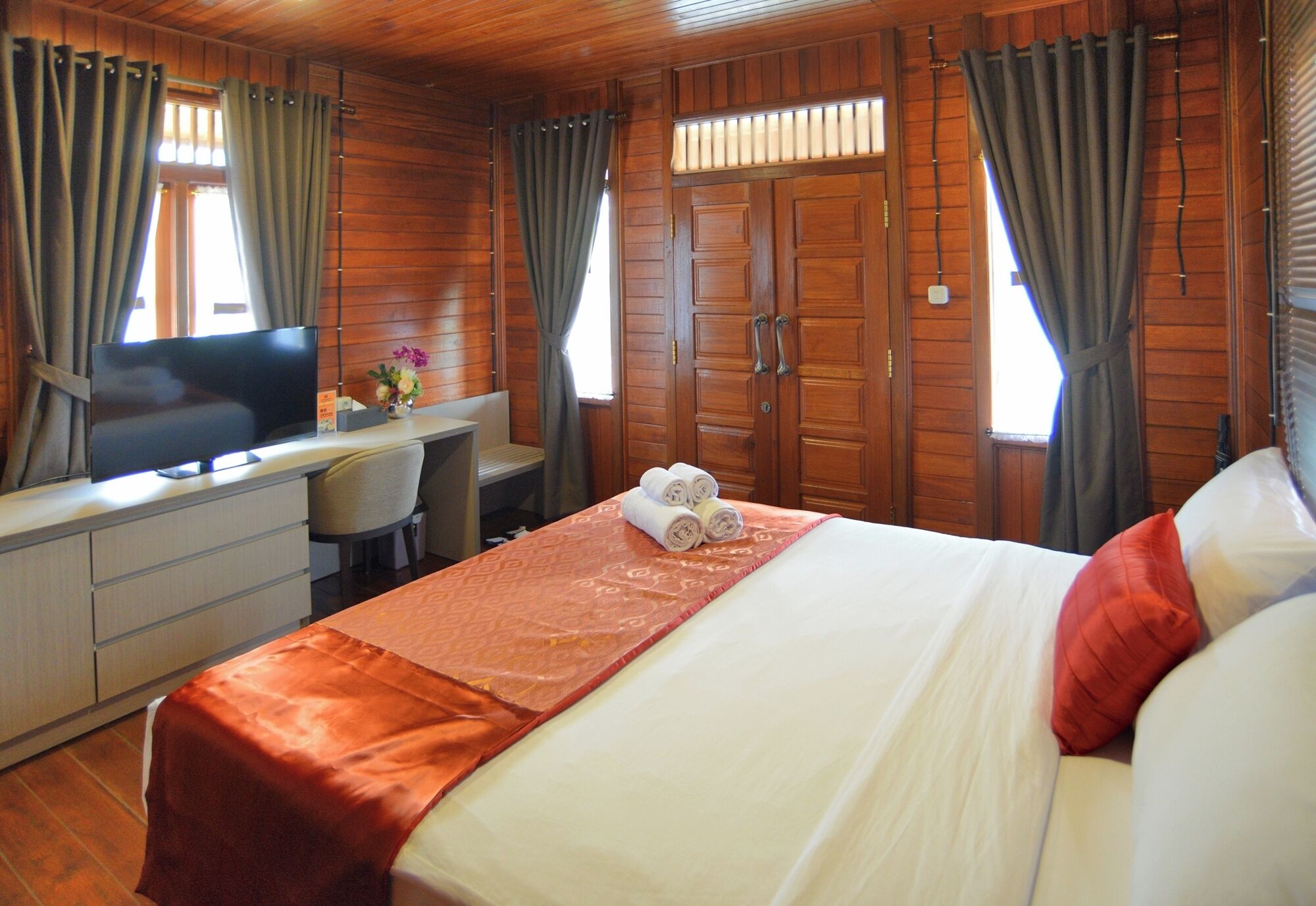 Rubicon Villa 1 Bedroom | Iron/ironing board, free WiFi, bed sheets