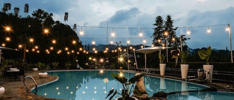 Kolam renang terbuka