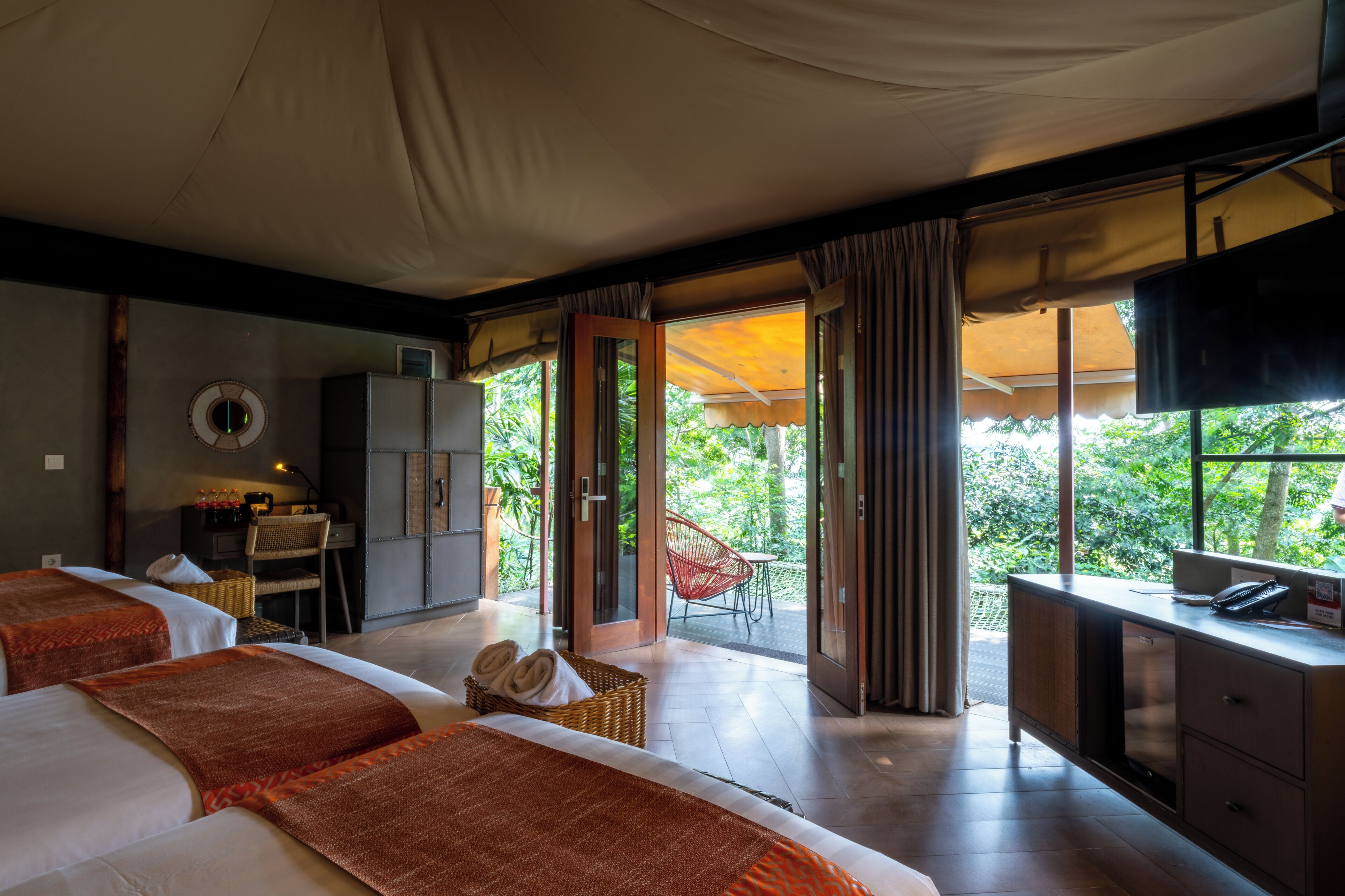 Cherokee Tent | Garden view