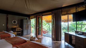 Cherokee Tent | Garden view