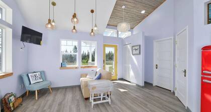 Lakeview Cottage-Fireweeds Meadow Vacation Rental