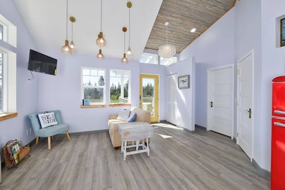 Lakeview Cottage-Fireweeds Meadow Vacation Rental