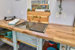 Fridge, microwave, cookware/dishes/utensils
