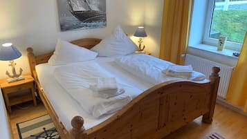 3 bedrooms, travel crib, WiFi