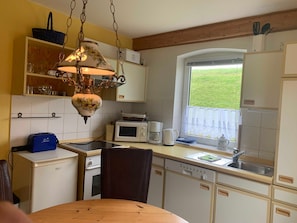 Réfrigérateur, micro-ondes, four, lave-vaisselle