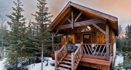 A Woodland Cottage-Fireweed Meadows Vacation Rental
