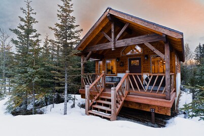 A Woodland Cottage-Fireweed Meadows Vacation Rental