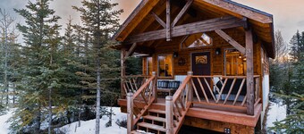 A Woodland Cottage-Fireweed Meadows Vacation Rental