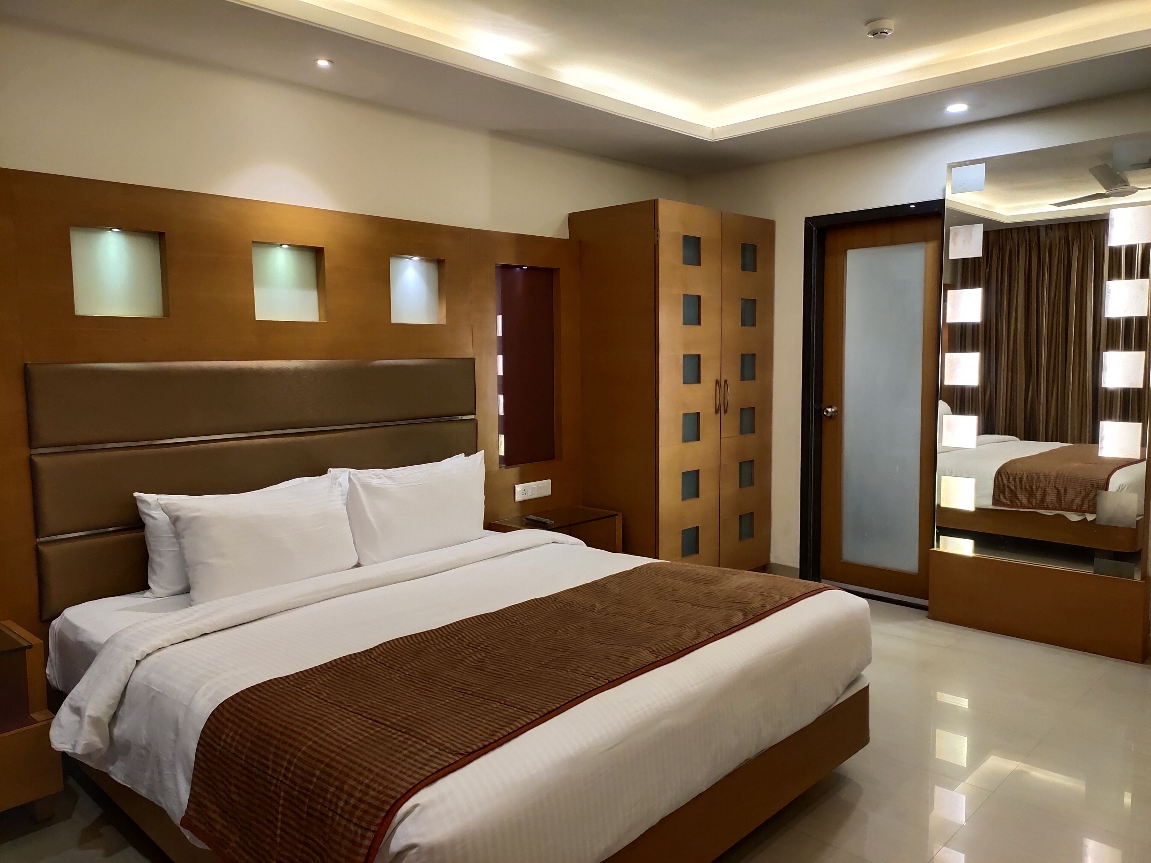 Minibar, desk, laptop workspace, blackout curtains