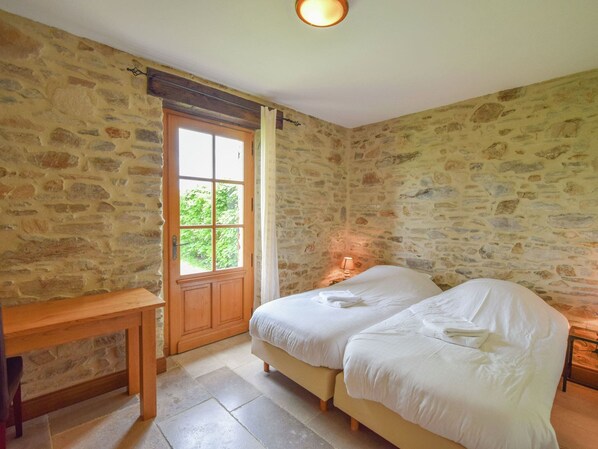 5 chambres, fer et planche à repasser, Wi-Fi