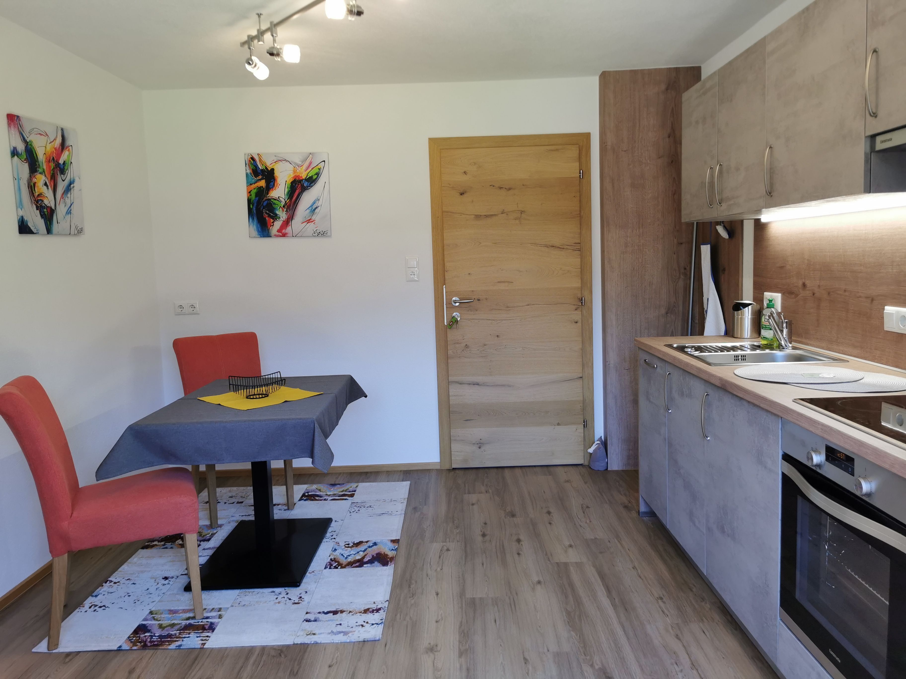 Kühlschrank, Mikrowelle, Ofen, Geschirrspüler