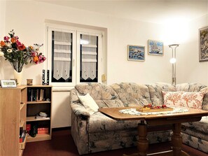 Unclassified image, 3 of 22, button