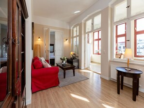 Unclassified image, 3 of 11, button