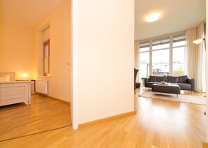 Televisie en een open haard