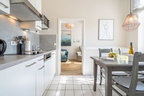 Kühlschrank, Mikrowelle, Geschirrspüler